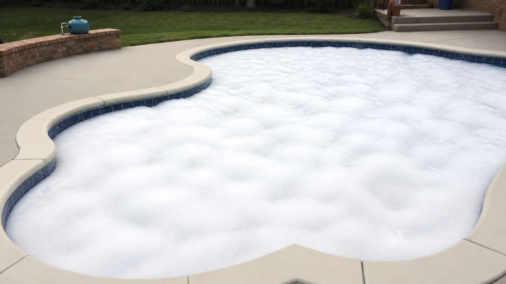 surfactant driven persistent pool foam