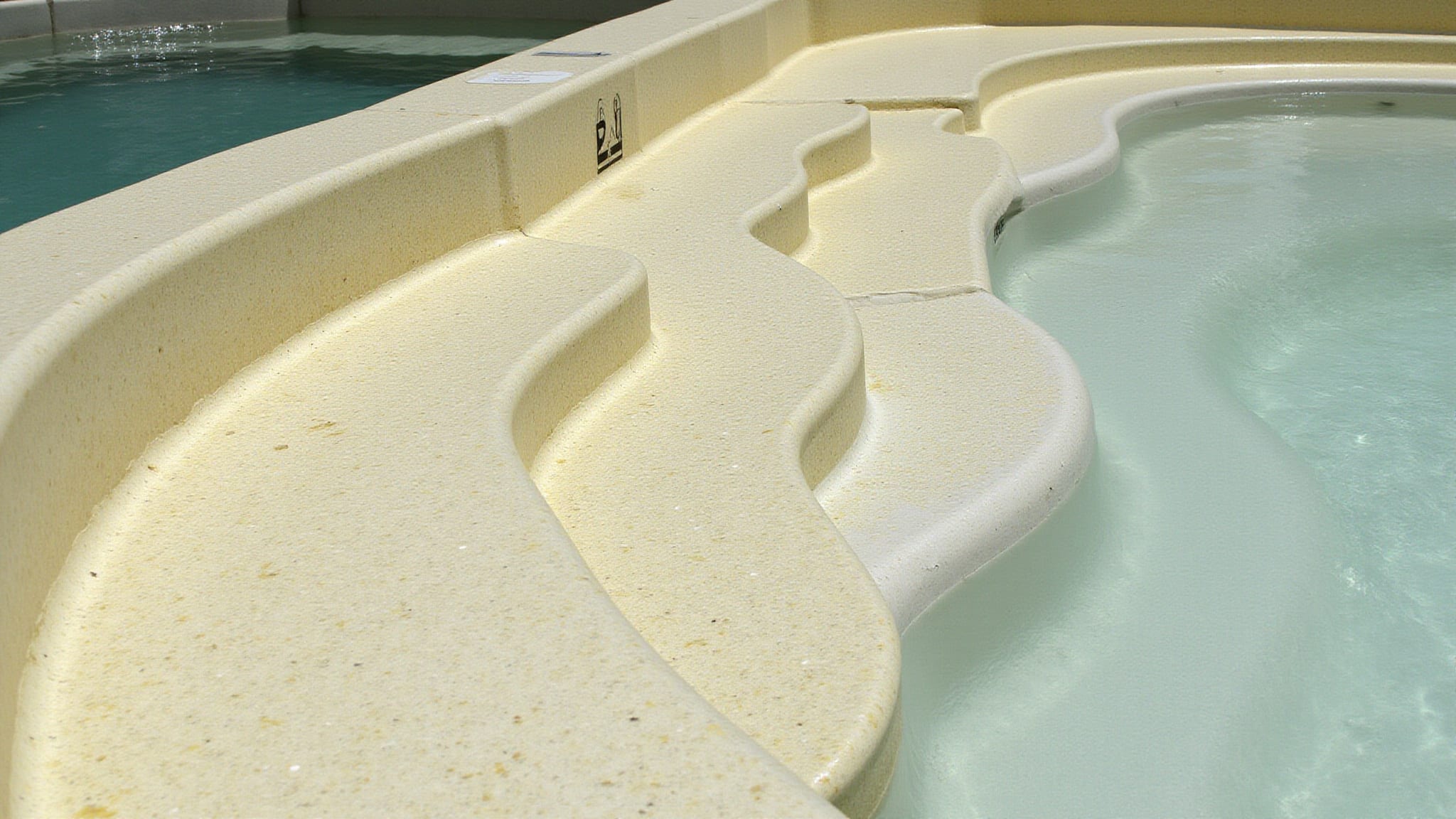 powdery yellow fiberglass algae film